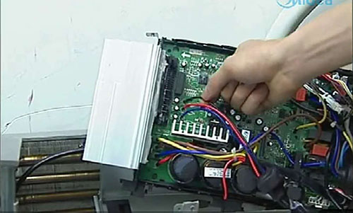 平桂美的空调电话是多少